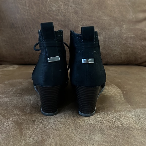 SO black suede wedge booties - Picture 3 of 4